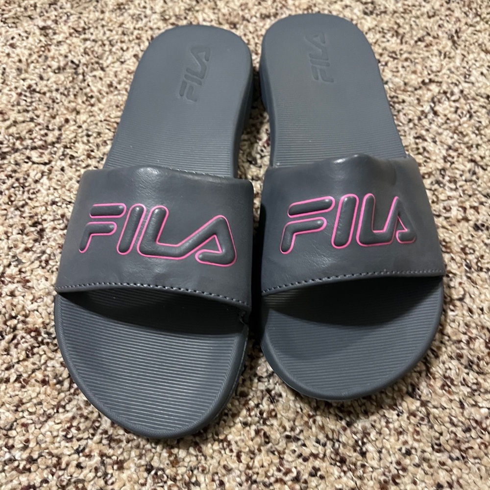 Fila gray slides